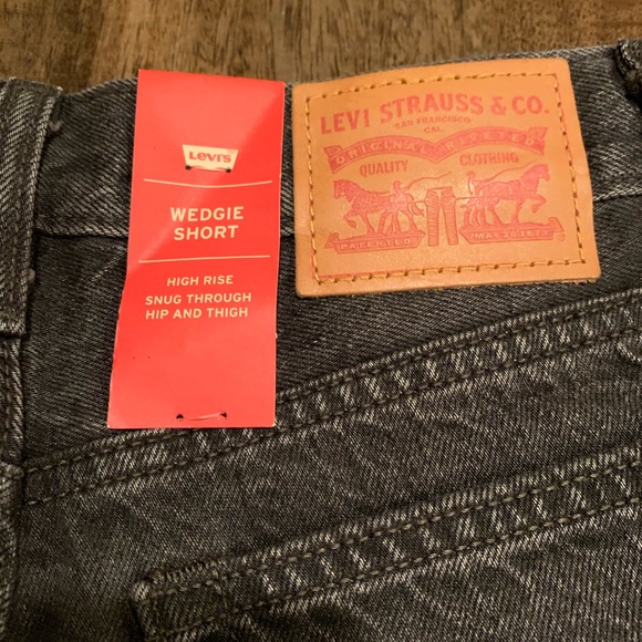 Levi’s Wedgie Short - Picture 8 of 8